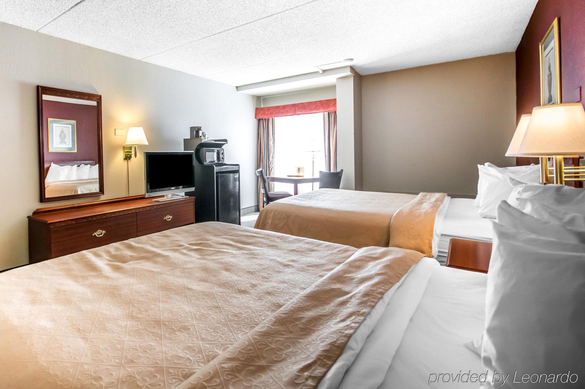 Quality Inn & Suites Elizabethtown Exterior photo